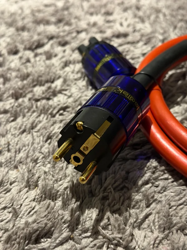 IsoTek Optimum 2m IsoTek Optimum 2m - Bild 2 av 2