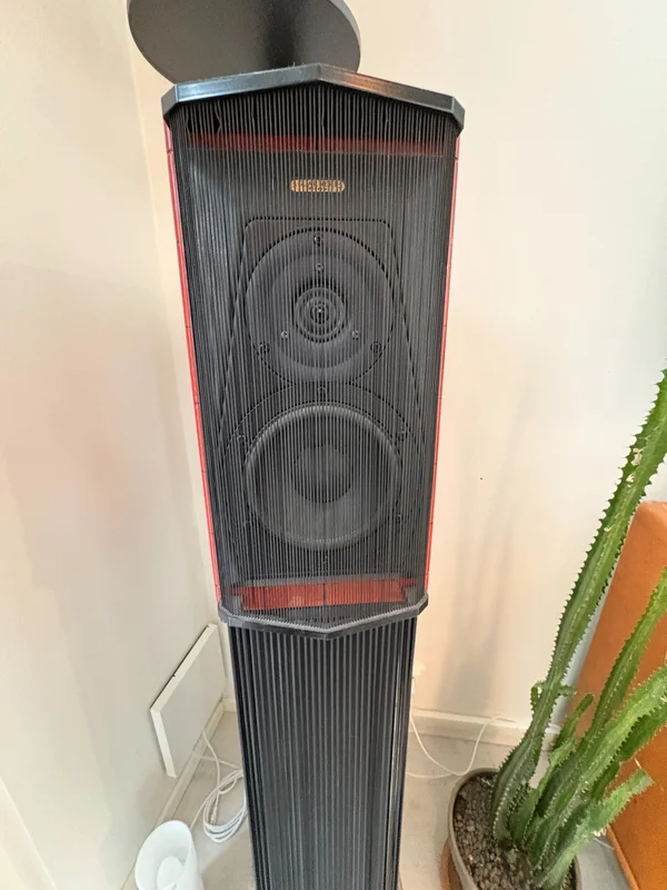 Sonus Faber Guarneri Memento &ndash; Red Violin finish &ndash; inkl. originalstativ &ndash; personlig leverans m&ouml;jlig - Bild 3 av 14