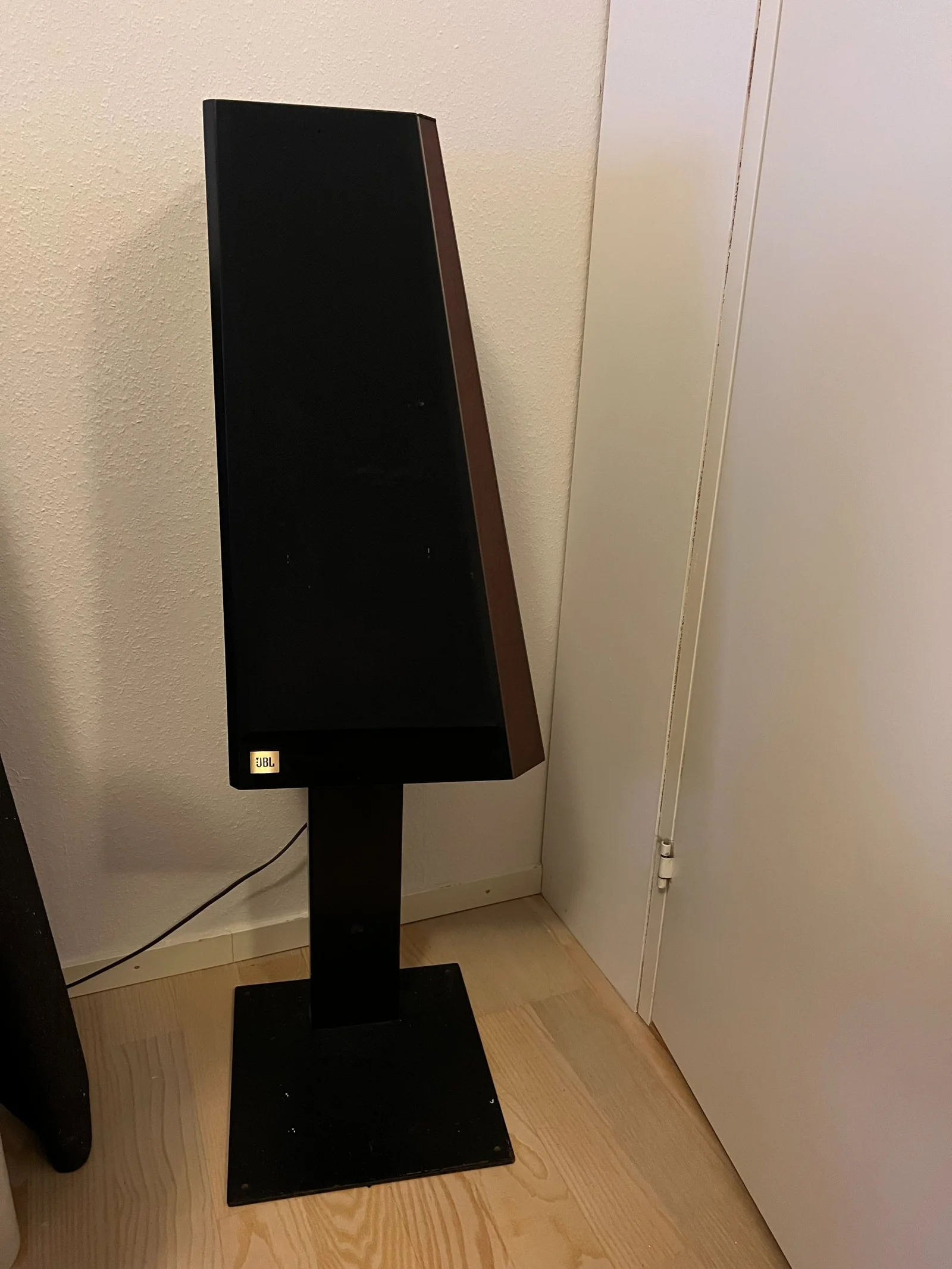 JBL tI2000 - Bild 2 av 4
