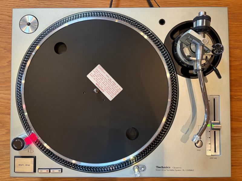 En riktigt fin Technics 1200 MK5 En riktigt fin Technics 1200 MK5 - Bild 2 av 2