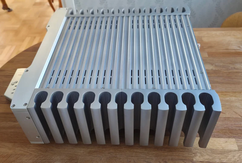 Integrerad förstärkare Xindak XA6950 - tung klass A Integrerad förstärkare Xindak XA6950 - tung klass A - Bild 4 av 5