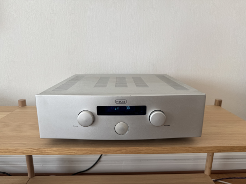 Hegel H200