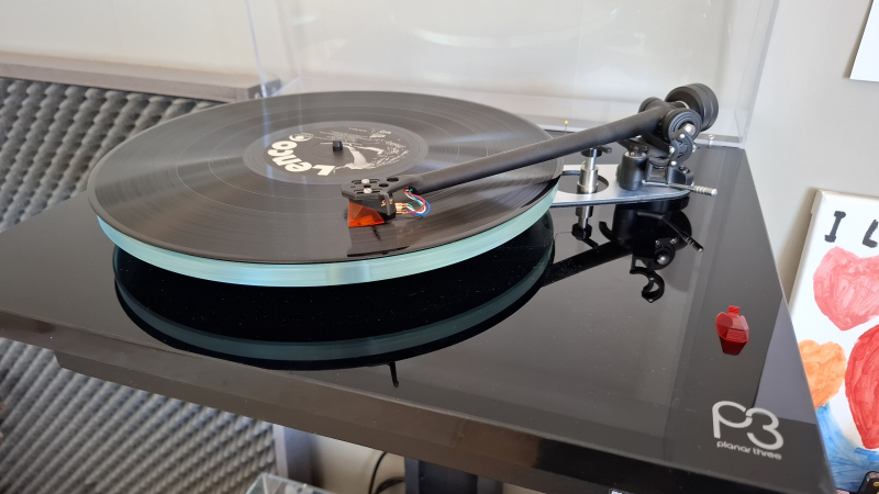 Rega P3 m/Ortofon 2M Bronze Rega P3 m/Ortofon 2M Bronze - Bild 1 av 3