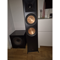 Marantz förstärkare och Klipsch högtalare.