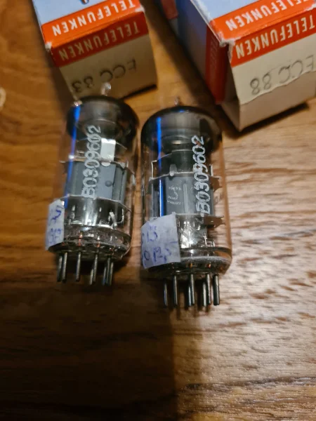 Telefunken ECC88 - Bild 1 av 1