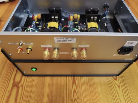 Förstärkare D-Klass 2 st HiFi 2x350W Stereo, 700W Mono