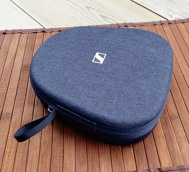 Sennheiser Momentum 4 - Bild 2 av 4