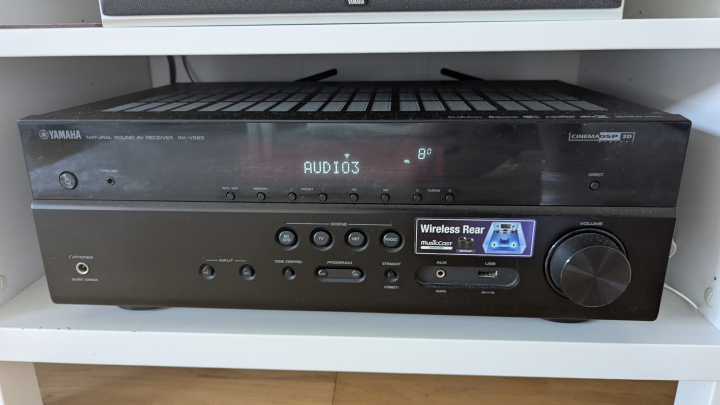 Yamaha RX V-585 och  Yamaha NS-F210