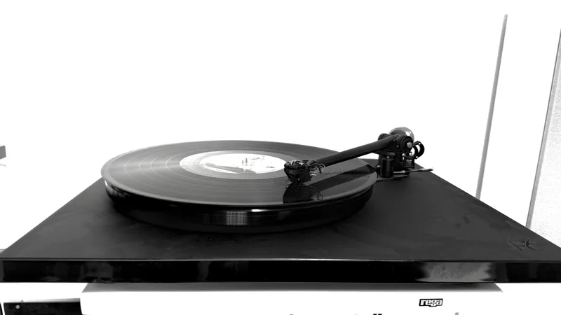 Rega Planar 6 med ny Nd7 pickup Rega Planar 6 med ny Nd7 pickup - Bild 2 av 5