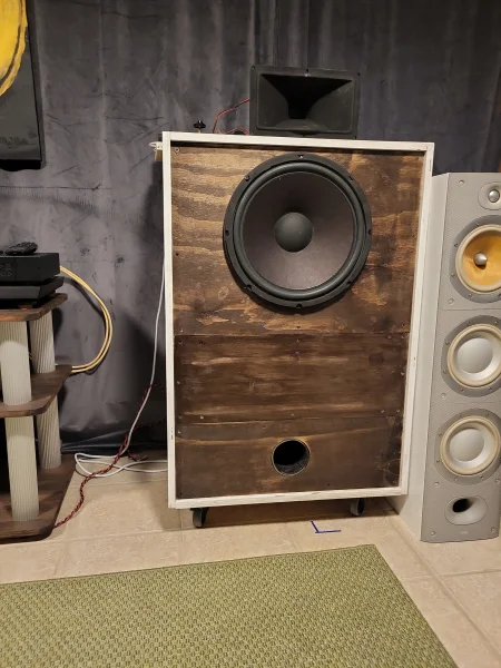 V&auml;ldigt v&auml;lljudande h&ouml;gtalare -nu ny&aring;rsrea!  - Bild 1 av 3