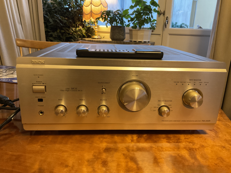 Denon PMA-2000R - Bild 1 av 2