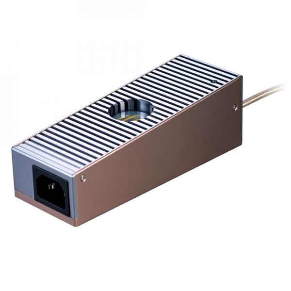 IFI NEO STREAMER MED ELITE NÄTDEL OCH ANSUZ X2 DIGITALKABEL 