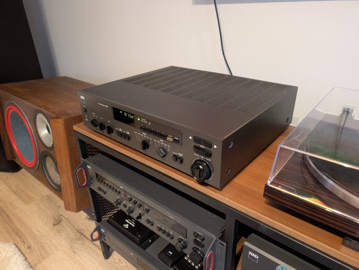 NAD 7155 2x150W NAD Watt! Kraftfull Vintage Förstärkare