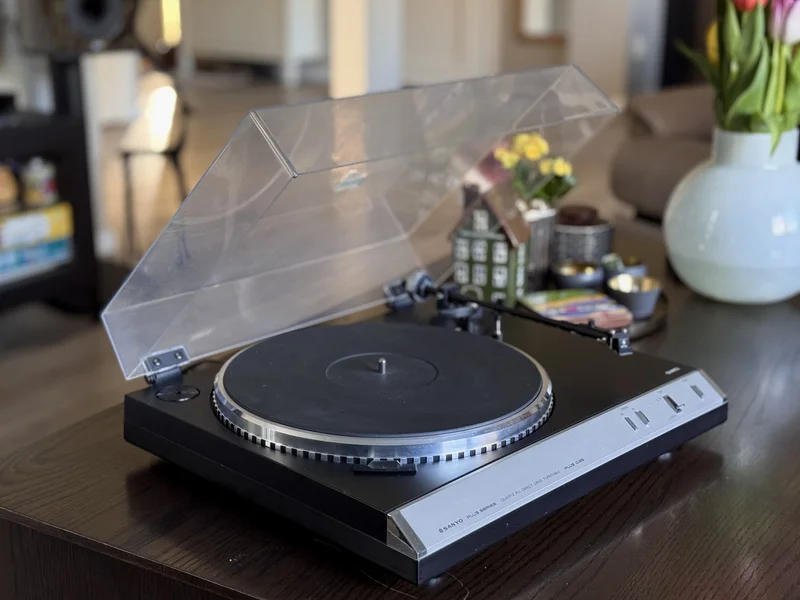 Sanyo Plus Q25 skivspelare Sanyo Plus Q25 skivspelare - Bild 2 av 2