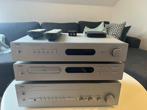 Klassisk NAD hifi och tr&aring;dl&ouml;st AirPlay-paket (F&ouml;rst&auml;rkare, CD-spelare och radio)