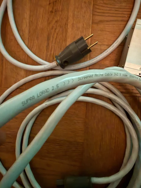 Supra n&auml;tkablar och str&ouml;mlist - Bild 4 av 4