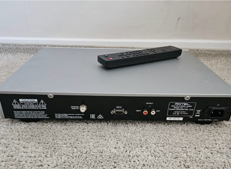 Rotel T11 DAB/FM Radio Silvee Rotel T11 DAB/FM Radio Silvee - Bild 2 av 2