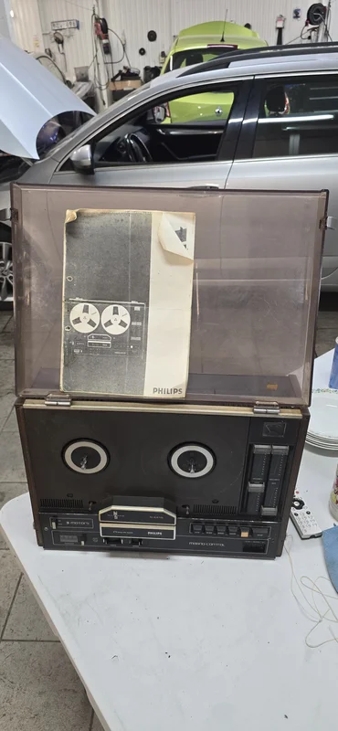 Klassisk rullbandspelare fr&aring;n Philips - Bild 1 av 2