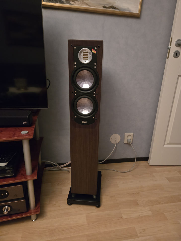 Elac FS-247 mocca färg