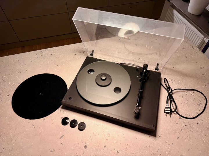 Äldre Pro-Ject 2 vinylspelare