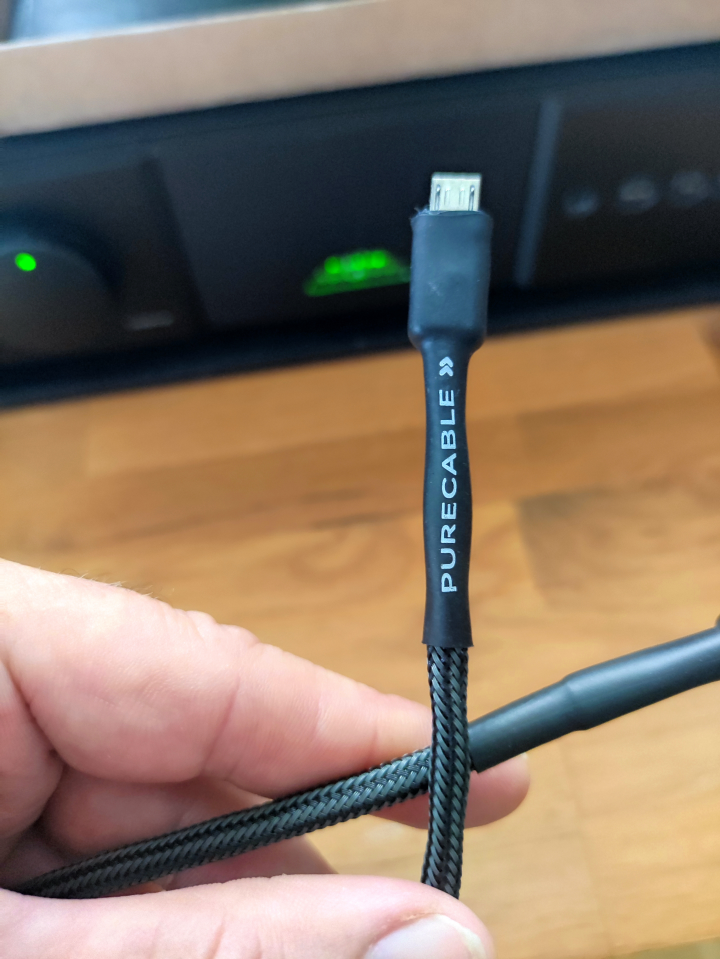 DC kabel GX16-4 > Micro USB