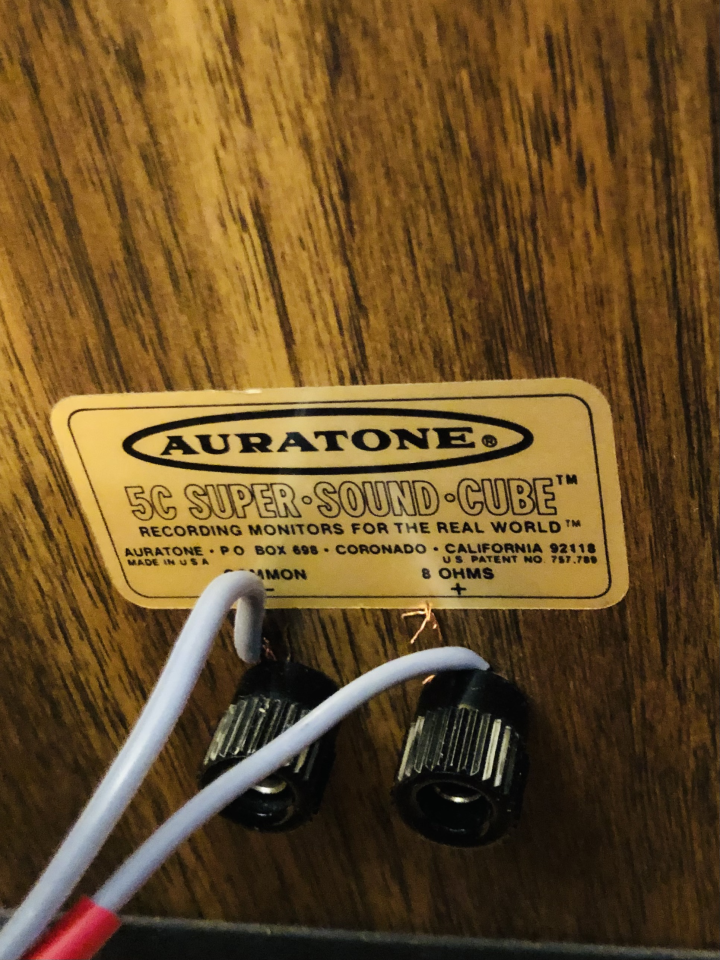 Auratone 5C Super Sound Cube i toppskick 