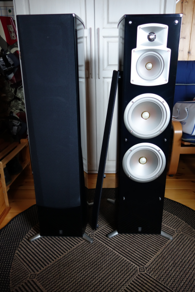 Yamaha NS777 Yamaha NS777 - Bild 1 av 2