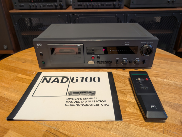 NAD 6100 Monitor Series. Kassettdäck som behöver service.