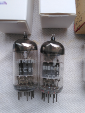 ECC81 (12AT7) -- Tre par: Siemens, Telefunken och Philips/Mullard