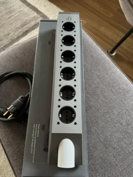 iFI Power Station med Transparent nätkabel 1 meter