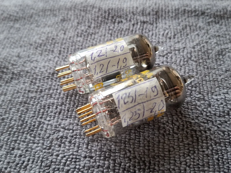 E83CC Tesla Gold (ECC83) NOS Yellow Print Gold Pins - Bild 3 av 6