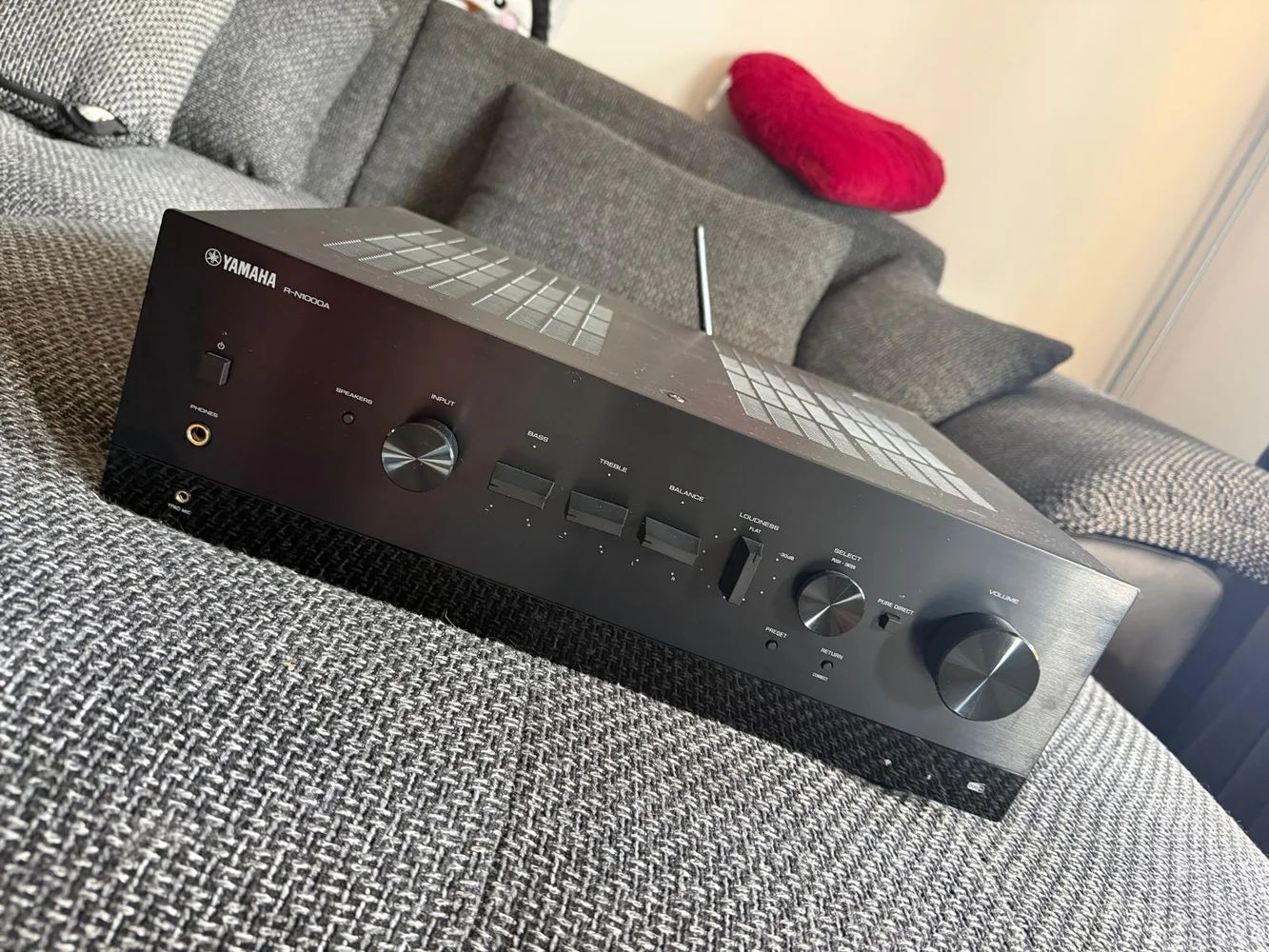 YAMAHA R-N1000A - Bild 3 av 3