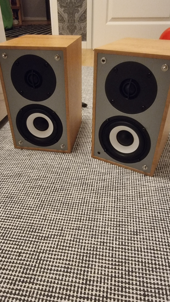 Proson subwoofer och högtalare 