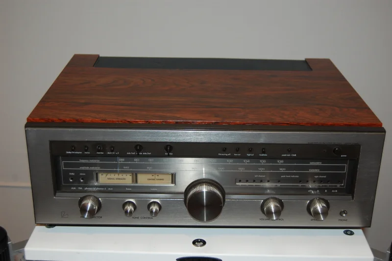 Luxman R-1050 Luxman R-1050 - Bild 1 av 3