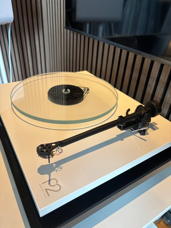 Rega P2 med ND3 - Bild 8 av 9