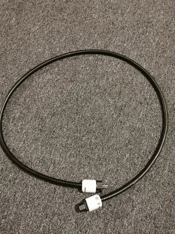 Oyaide strömkablar Oyaide strömkablar - Bild 3 av 3