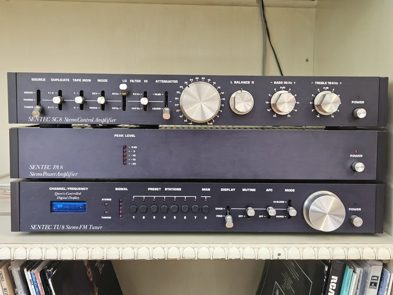 Sentec SC8 (försteg), PA8 (slutsteg) och TU8 (tuner) Sentec SC8 (försteg), PA8 (slutsteg) och TU8 (tuner) - Bild 2 av 2
