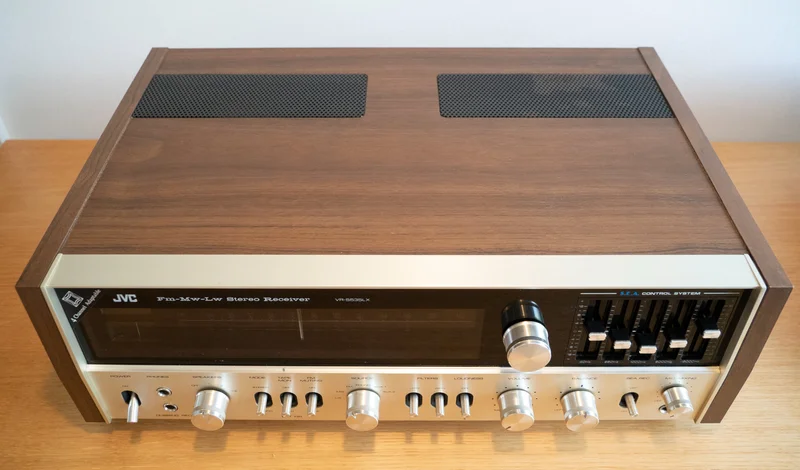 JVC VR-5535 AM/FM Stereo Receiver JVC VR-5535 AM/FM Stereo Receiver - Bild 2 av 5