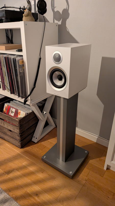 Bowers & Wilkins 707 S2 inkl stativ Bowers & Wilkins 707 S2 inkl stativ - Bild 1 av 4