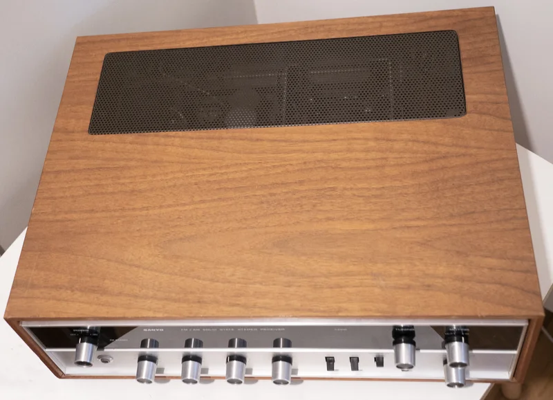 Sanyo DC-70U Stereo Receiver (1970s) Sanyo DC-70U Stereo Receiver (1970s) - Bild 2 av 4