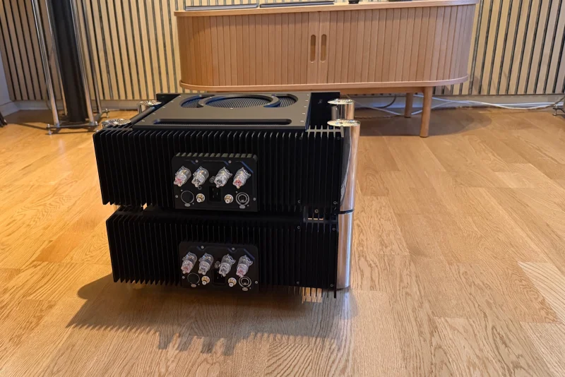 Chord Electronics - Ultima 3 - Monoslutsteg 2X480w - Demoex - Bild 3 av 4