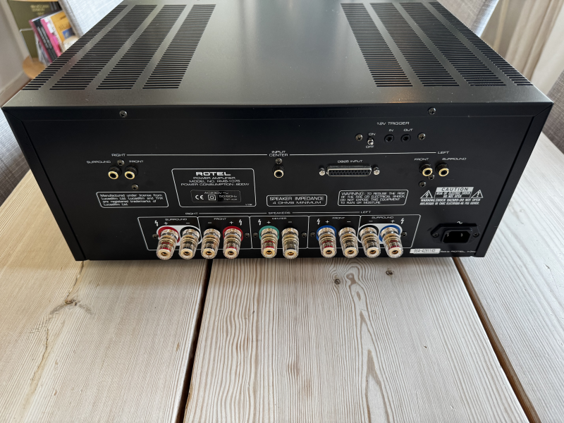 Rotel RMB-1075 5-Kanals slutsteg - Bild 2 av 2