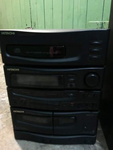 Hitachi CD-spelare med kasettdäck + högtalare