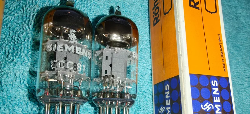 Matchat par Siemens ECC 81 NOS &aring;r 67. - Bild 4 av 5