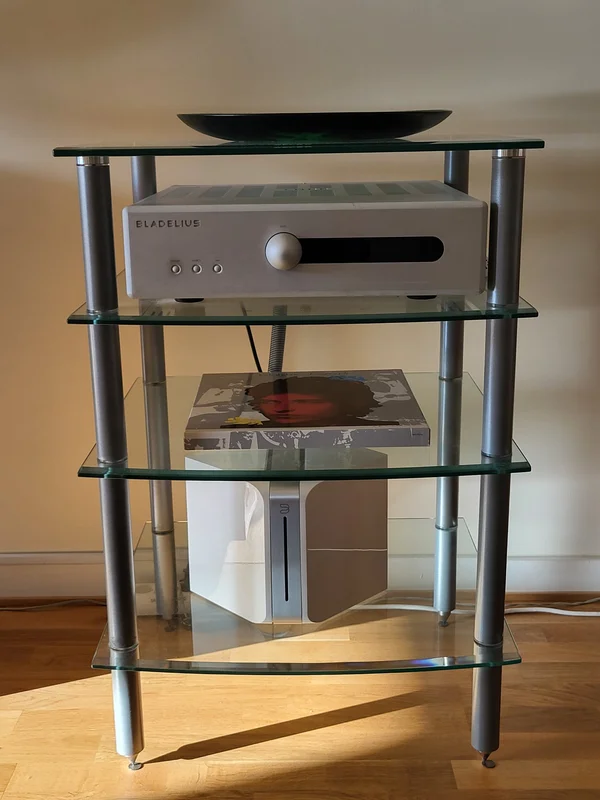 Hifi möbel Hifi möbel - Bild 1 av 1