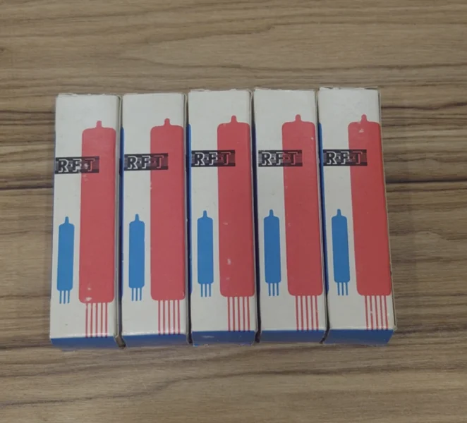 EL84 RFT Matchad kvintett NIB NOS Radiorör Östtyskland EL84 RFT Matchad kvintett NIB NOS Radiorör Östtyskland - Bild 2 av 5
