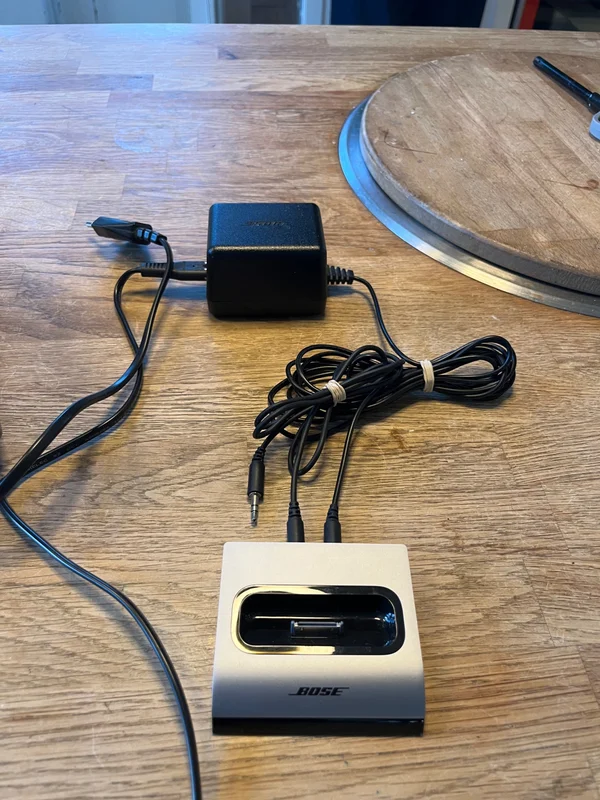 Bose Wave music center med fj&auml;rr och dockstation - Bild 2 av 4