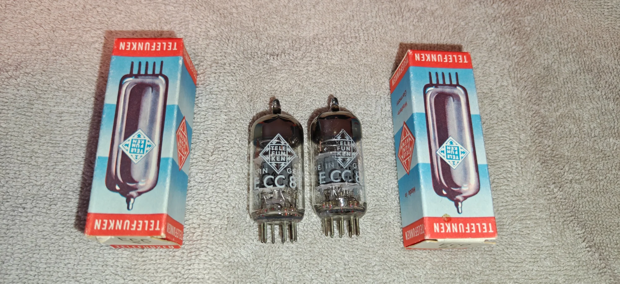Telefunken ECC 81 matchat par NOS Tillverkade i Siemens & Halske fabriken i Münche!