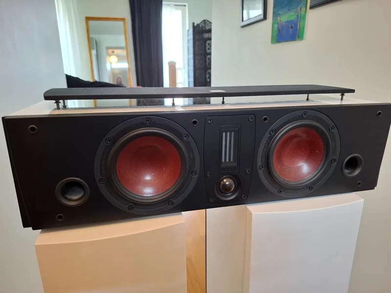 Dali Rubicon 5, Centerh&ouml;gtalare samt REL subwoofer vit pianolack - Billede 11 af 19