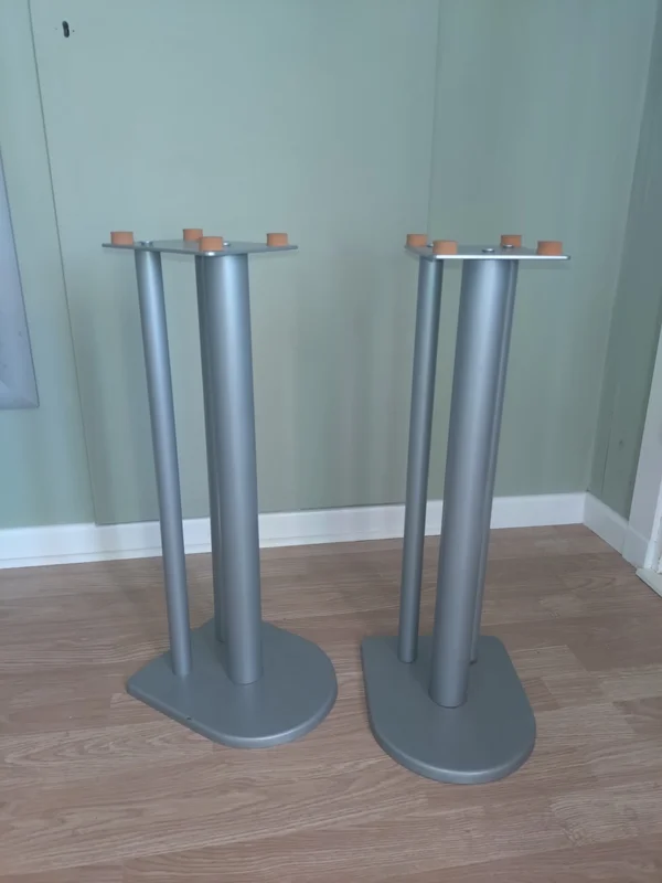 H&ouml;gtalarstativ - Bild 1 av 1